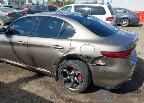 2019 Alfa Romeo Giulia Ti Sport Awd z USA, uszkodzony, nr VIN ZARFANBN4K7608178